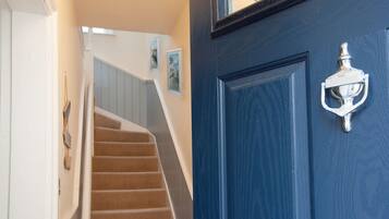 Cottage, Private Bathroom | Lobby