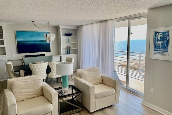 Condo, 3 Bedrooms | Interior