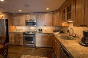 Condo, 2 Bedrooms | Private kitchen