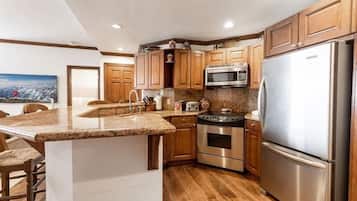 Appartamento, 2 camere da letto | Cucina privata | Frigorifero, forno, macchina per tè/caffè, tostapane