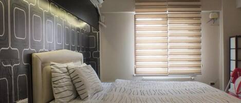 Standard Apartment, 3 Bedrooms, Courtyard View | Soundproofing, free WiFi