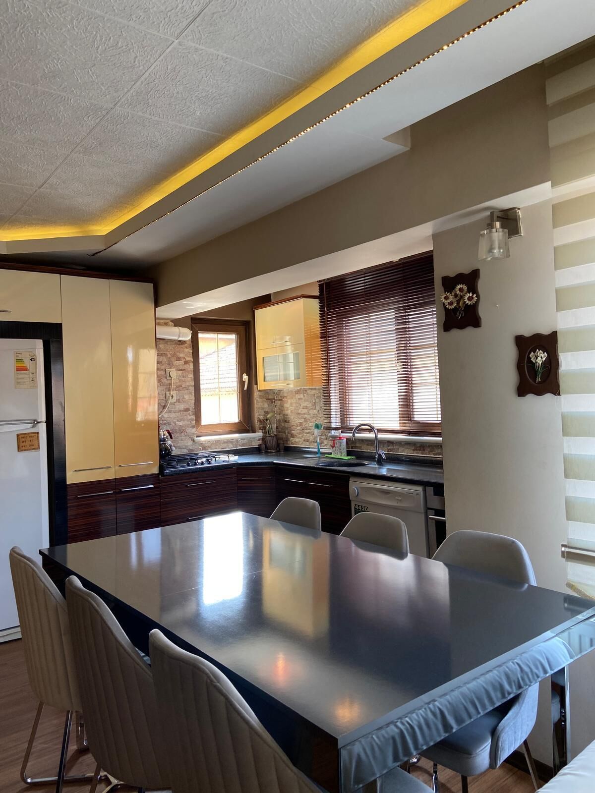 Standard Apartment, 3 Bedrooms, Courtyard View | Private kitchen | Fridge, microwave, stovetop, electric kettle