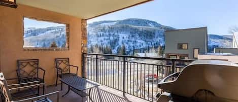 Condo, 3 Bedrooms | Property grounds