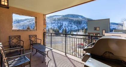 Condo with Pool & Hot Tubs, Free Shuttle by RedAwning