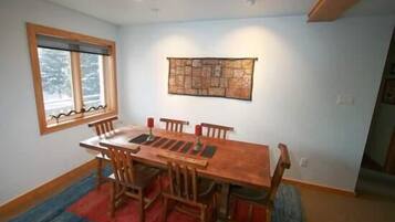 Condo, 3 Bedrooms | In-room dining