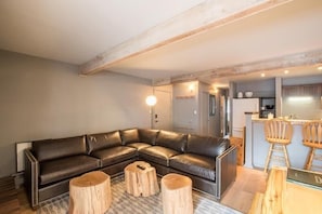 Apartment, 2 Bedrooms | Living area