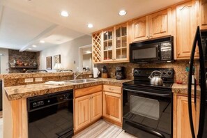 Condo, 2 Bedrooms | Private kitchen