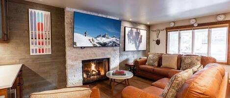 Condo, 2 Bedrooms | Living area