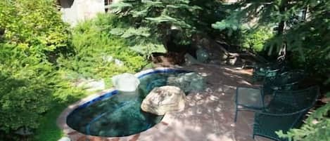 Pientalo, 4 makuuhuonetta | Uima-allas