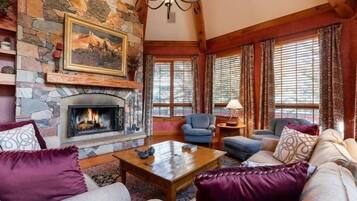 Townhome, 4 Bedrooms | Living area