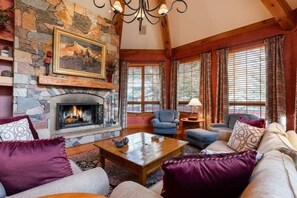 Living area - Townhome in Beaver Creek with Mountain View by RedAwning (Avon)