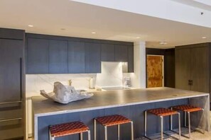 Private kitchen | Fridge, oven, coffee/tea maker, toaster - Village Center Condos (Vail)