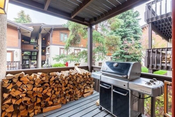 Condo, 2 habitaciones | Área de parrilladas y picnic