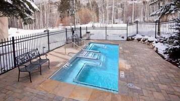 Kondominium, 1 kamar tidur | Kolam renang