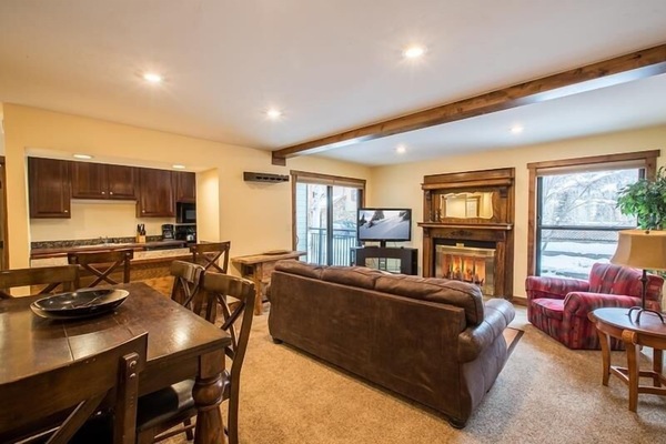 Apartment, 2 Bedrooms | Living area