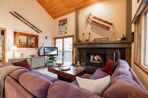 Condo, 2 Bedrooms | Living room | Flat-screen TV, fireplace, DVD player - Townsend Place Ski-In Ski-Out Access Condo by RedAwning (Avon)