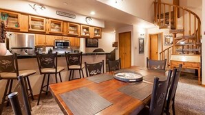 Kondominium, 2 kamar tidur | Dapur pribadi