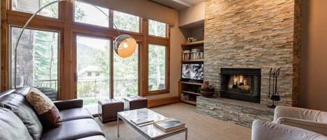 Townhome, 3 Bedrooms | Living area