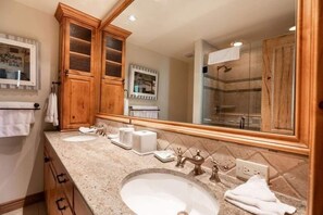 Townhouse, 3 soverom | Bad | Håndklær