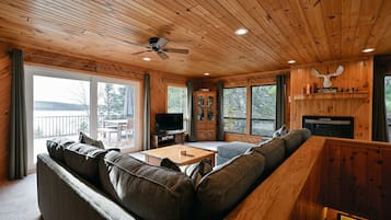 House, 4 Bedrooms | Living area | TV, fireplace, DVD player
