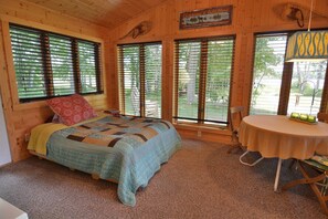4 bedrooms, free WiFi, bed sheets - Namakagon Landing 4 Bedroom Home by RedAwning (Cable)