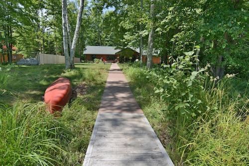 Namakagon Landing 4 Bedroom Home by RedAwning