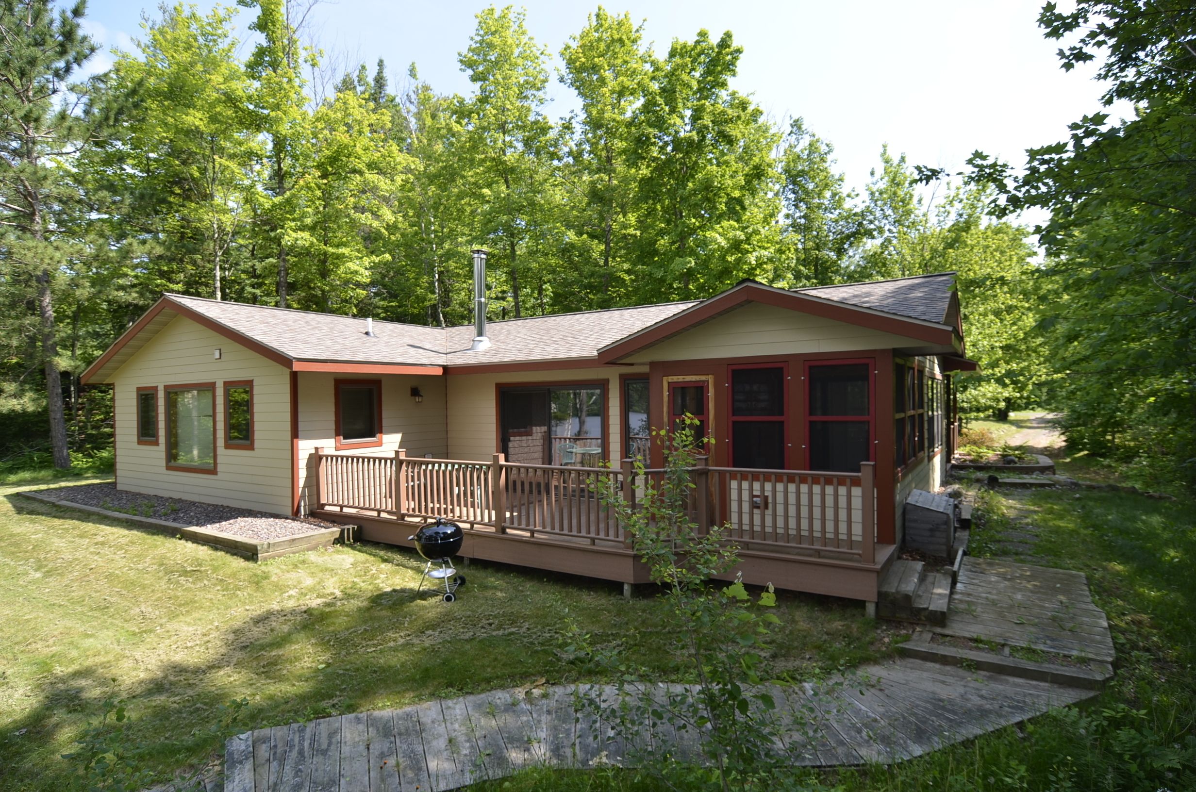 House, 3 Bedrooms | Front of property