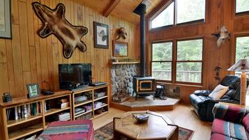 Chalet, 2 Bedrooms | Living area | TV