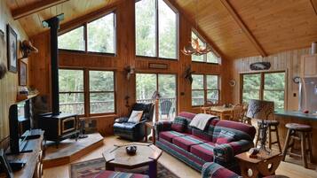 Chalet, 2 Bedrooms | Living area | TV