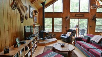 Chalet, 2 Bedrooms | Living area | TV