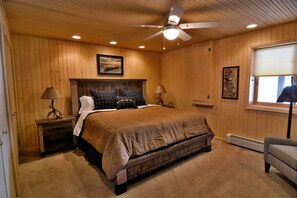 House, 4 Bedrooms - Serenity On Lake Owen 5 Bedroom Hotel Room by RedAwning (Cable)