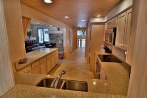 House, 4 Bedrooms | Private kitchen | Fridge, microwave, oven, dishwasher - Serenity On Lake Owen 5 Bedroom Hotel Room by RedAwning (Cable)