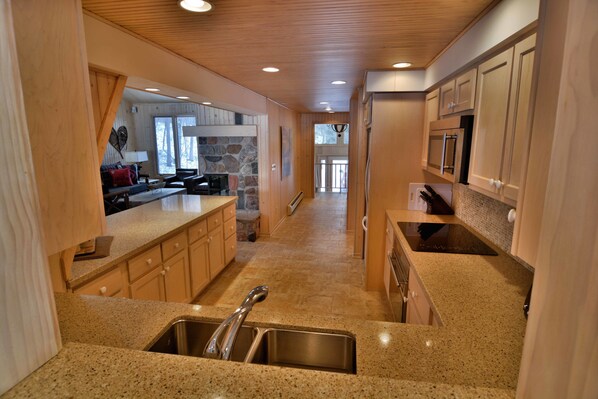 House, 4 Bedrooms | Private kitchen | Fridge, microwave, oven, dishwasher - Serenity On Lake Owen 5 Bedroom Hotel Room by RedAwning (Cable)