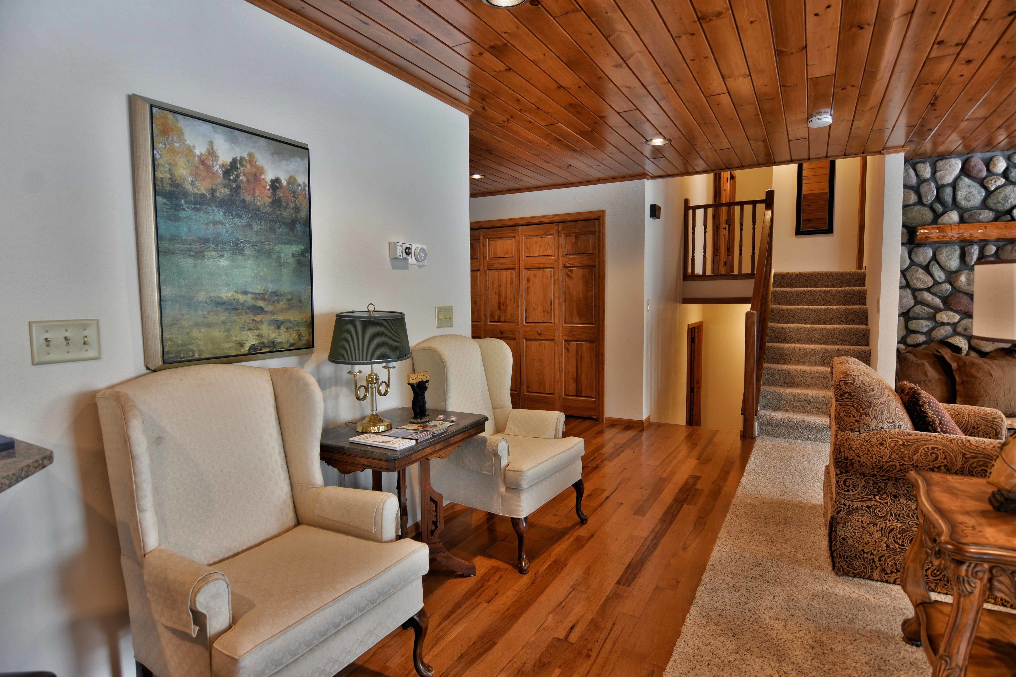 House, 5 Bedrooms | Living area | TV, fireplace