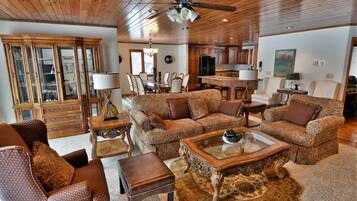 House, 5 Bedrooms | Living area | TV, fireplace