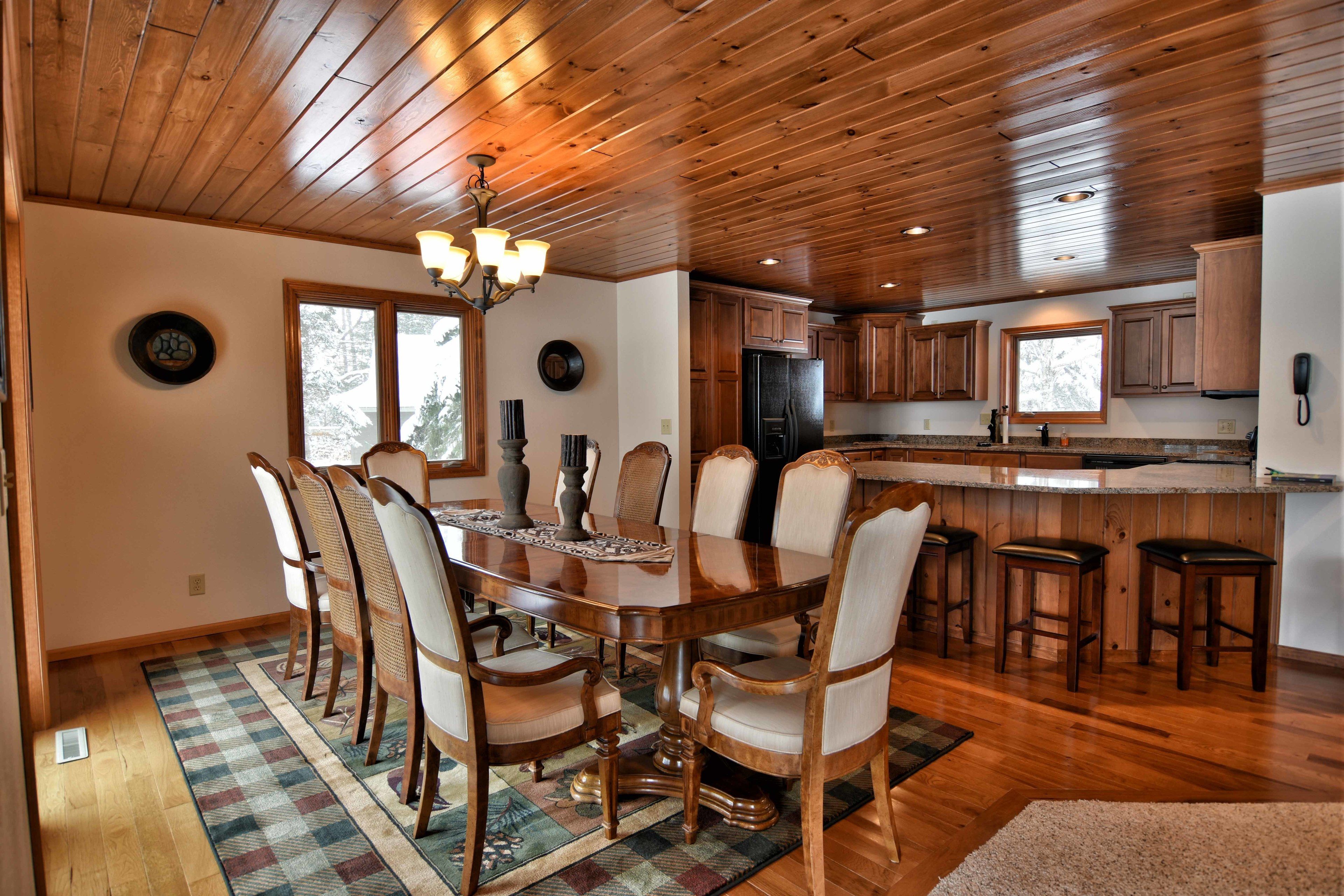 House, 5 Bedrooms | In-room dining