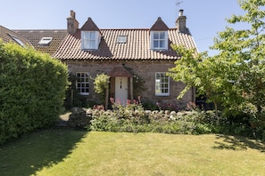 Exterior - WINDYRIG, Cockburnspath - sleeps 4 in 2 bedrooms (Cockburnspath)