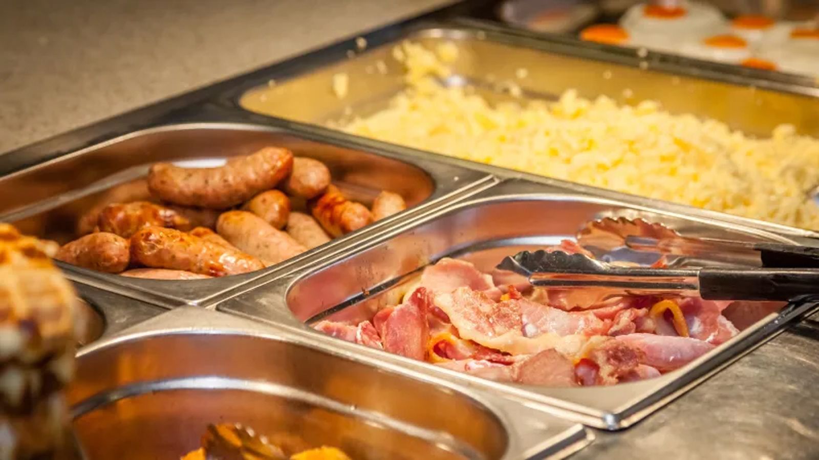 daily buffet breakfast for a fee