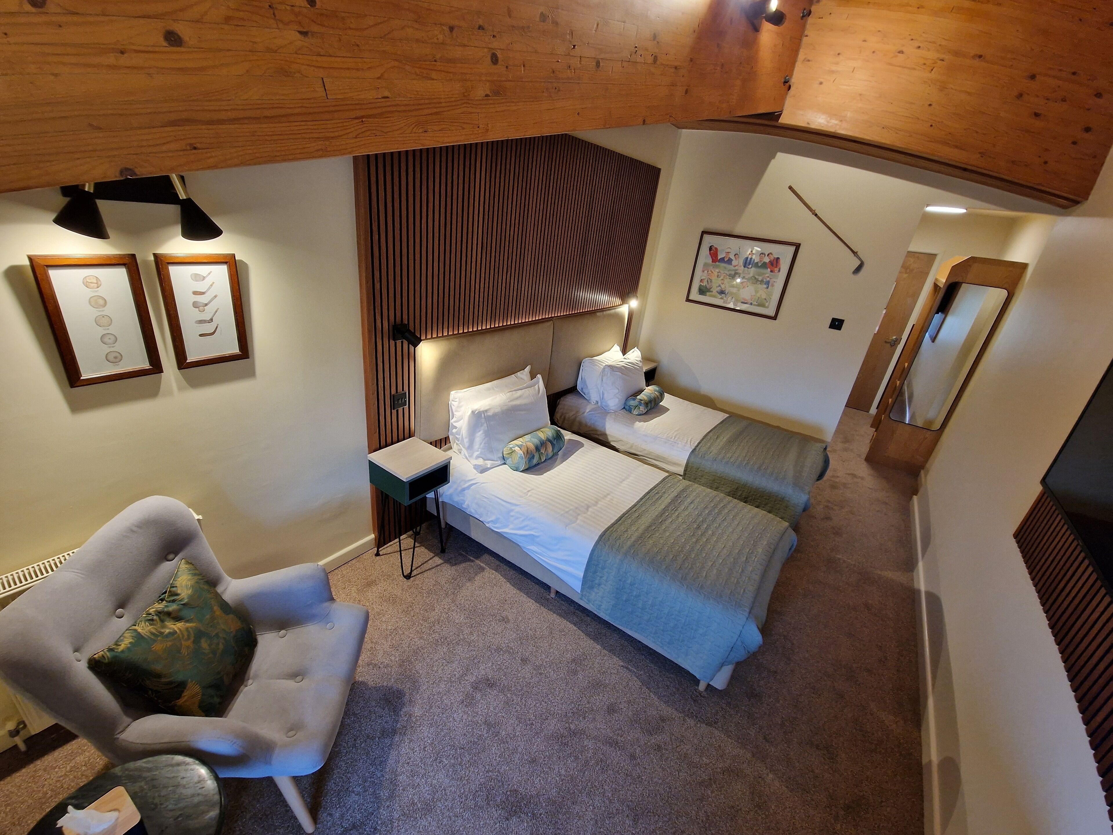 individually decorated, individually furnished, laptop workspace