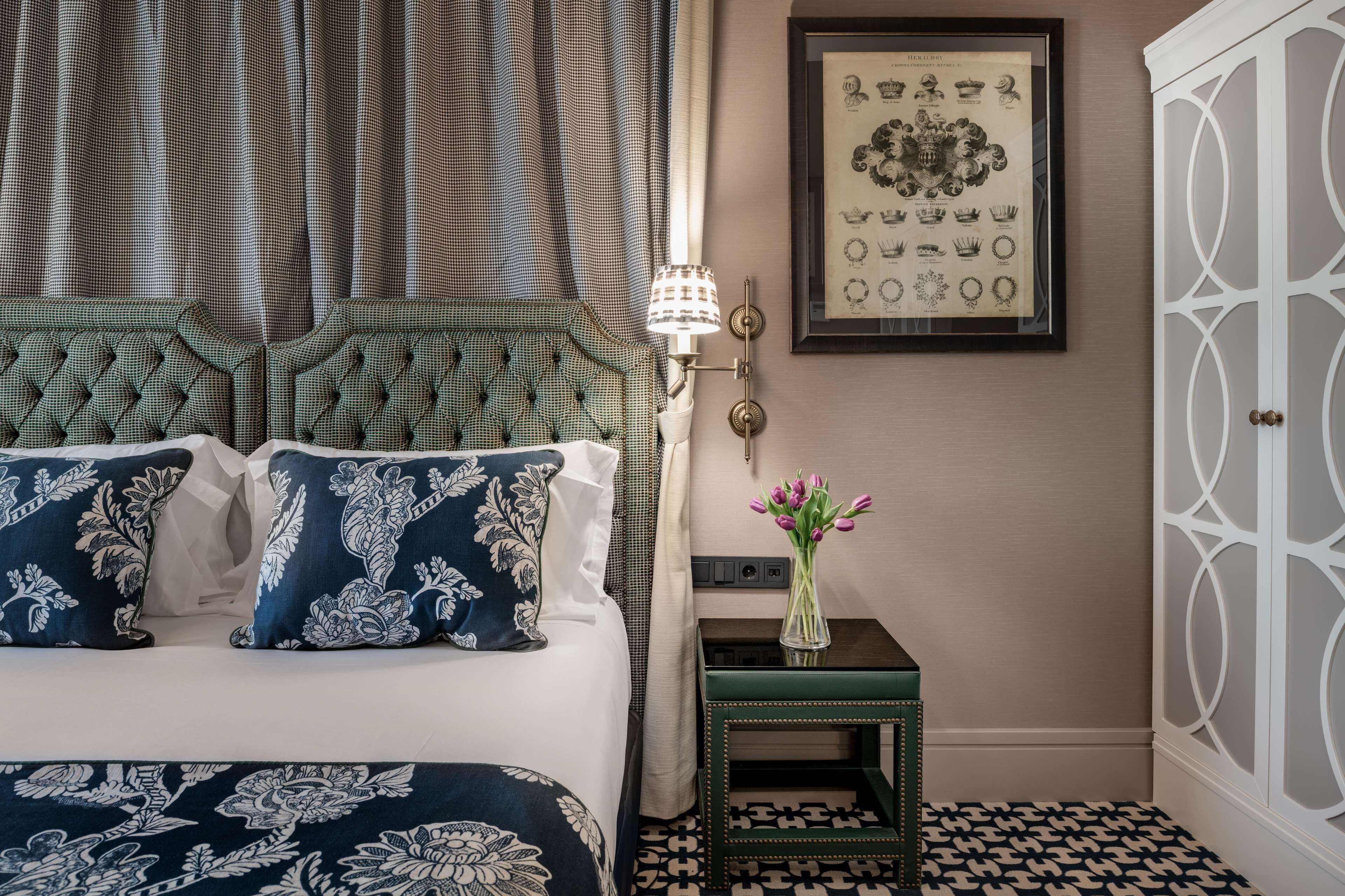 minibar, in-room safe, free wifi, bed sheets