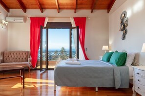 4 bedrooms, in-room safe, iron/ironing board, free WiFi