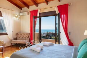 4 chambres, coffres-forts dans les chambres, fer et planche à repasser