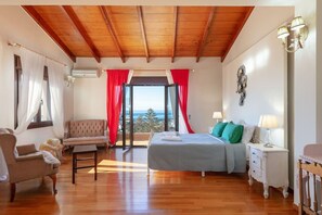 4 bedrooms, in-room safe, iron/ironing board, free WiFi - Villa w/Private Pool Walking distance to amenities (Plakias)