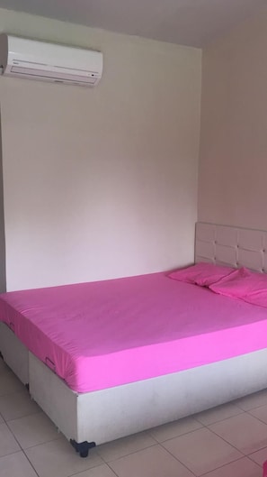 1 kamar tidur, meja kerja, dan Wi-Fi gratis