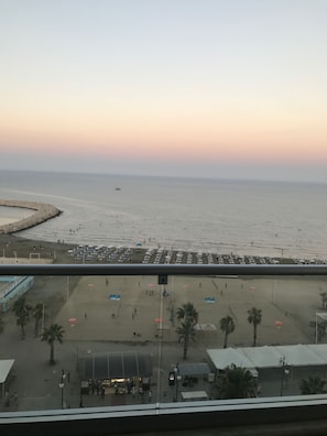 Porch - Finikoudes Luxury Apartments (Larnaca)