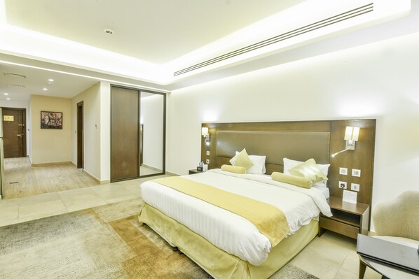 In-room safe, desk, blackout drapes, soundproofing