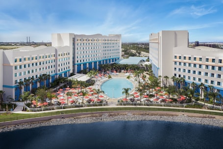 Universal's Endless Summer Resort Surfside Inn and Suites - Image 3