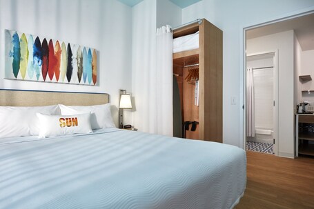 Universal's Endless Summer Resort Surfside Inn and Suites - Image 40
