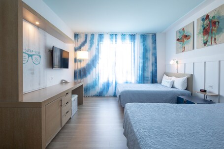 Universal's Endless Summer Resort Surfside Inn and Suites - Image 41