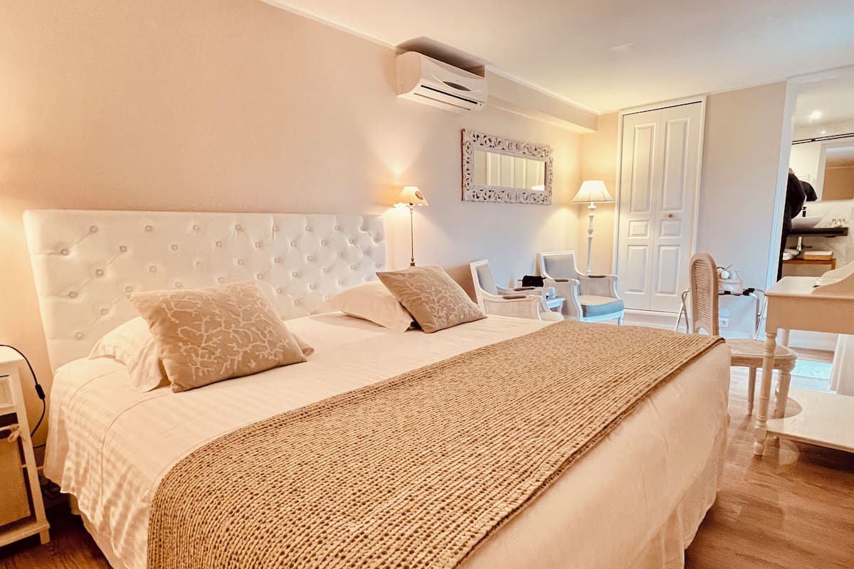 Luxury Double Room (Jasmin)